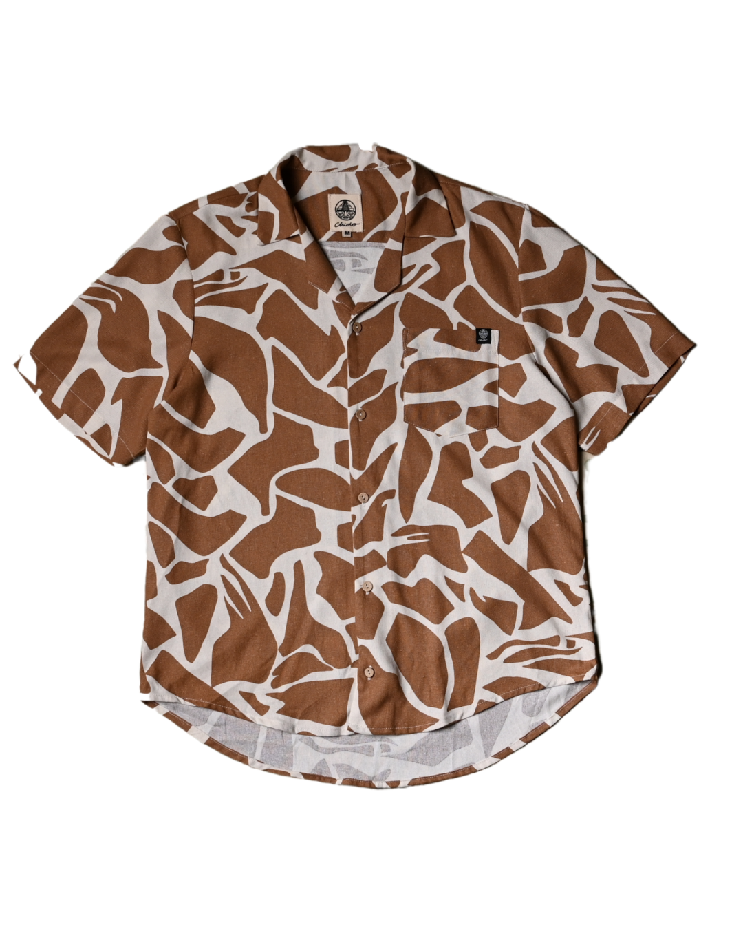 La Camisa Oversize "Chido" Mosaico combina frescura, estilo y comodidad en una sola prenda. Su diseño de corte oversize ofrece un ajuste relajado y moderno, perfecto para quienes buscan un look desenfadado sin perder elegancia. Confeccionada en lino premium, garantiza ligereza, ideal para cualquier ocasión.
🌿 Material: 100% Lino Premium
👕 Fit: Oversize para mayor comodidad y estilo
🎨 Diseño: Estampado exclusivo Mosaico, inspirado en patrones artesanales
Una camisa versátil que puedes combinar con jeans
