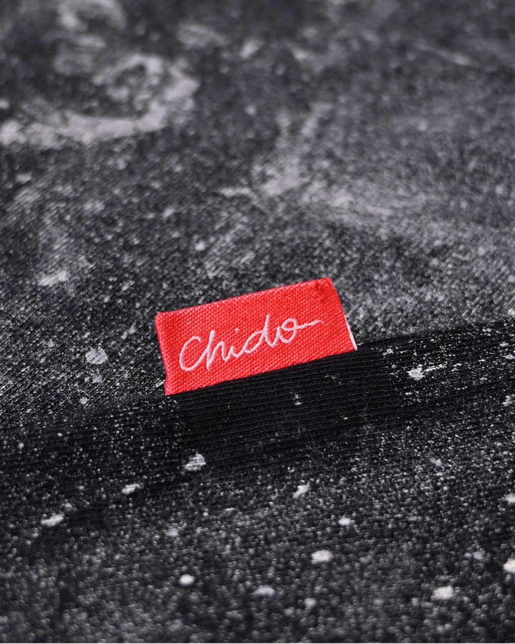 Playera tie-dye oversize. signature