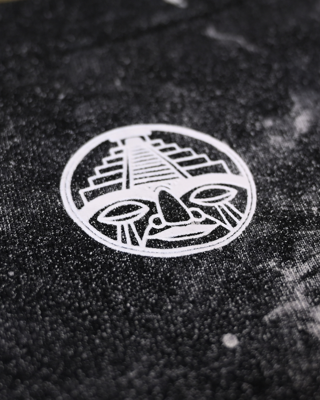 Playera tie-dye oversize. signature