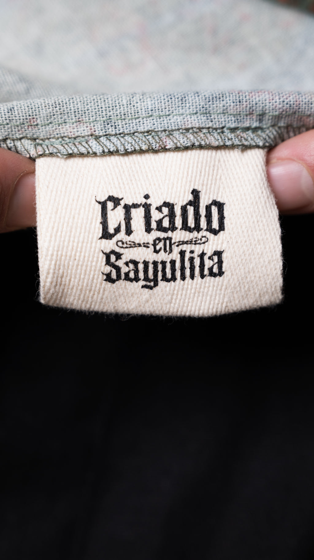 Camisa lino negro. Signature