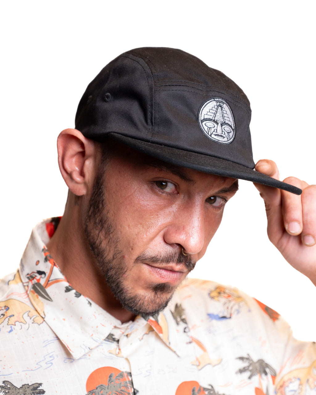 Gorra 5 panel negra. Chido