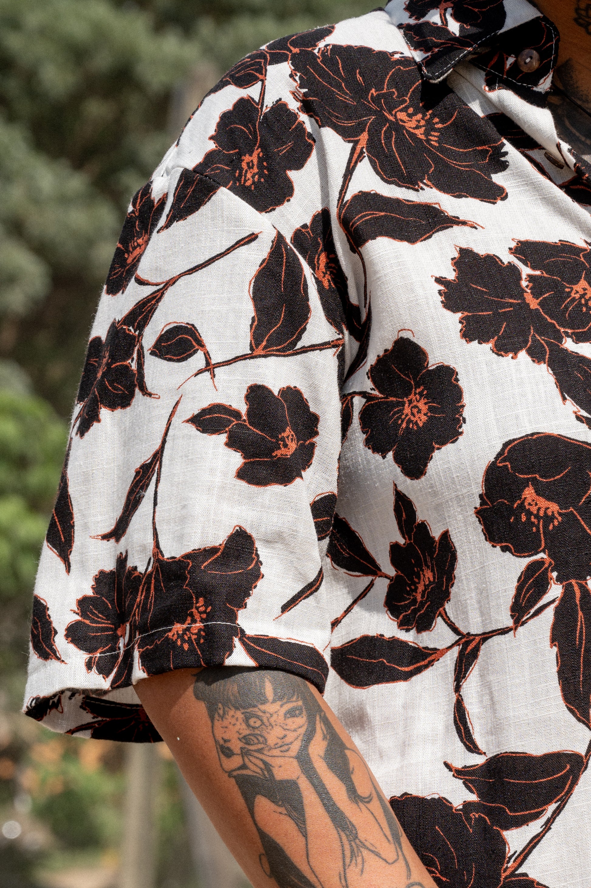 Camisa primavera unisex negra. Signature