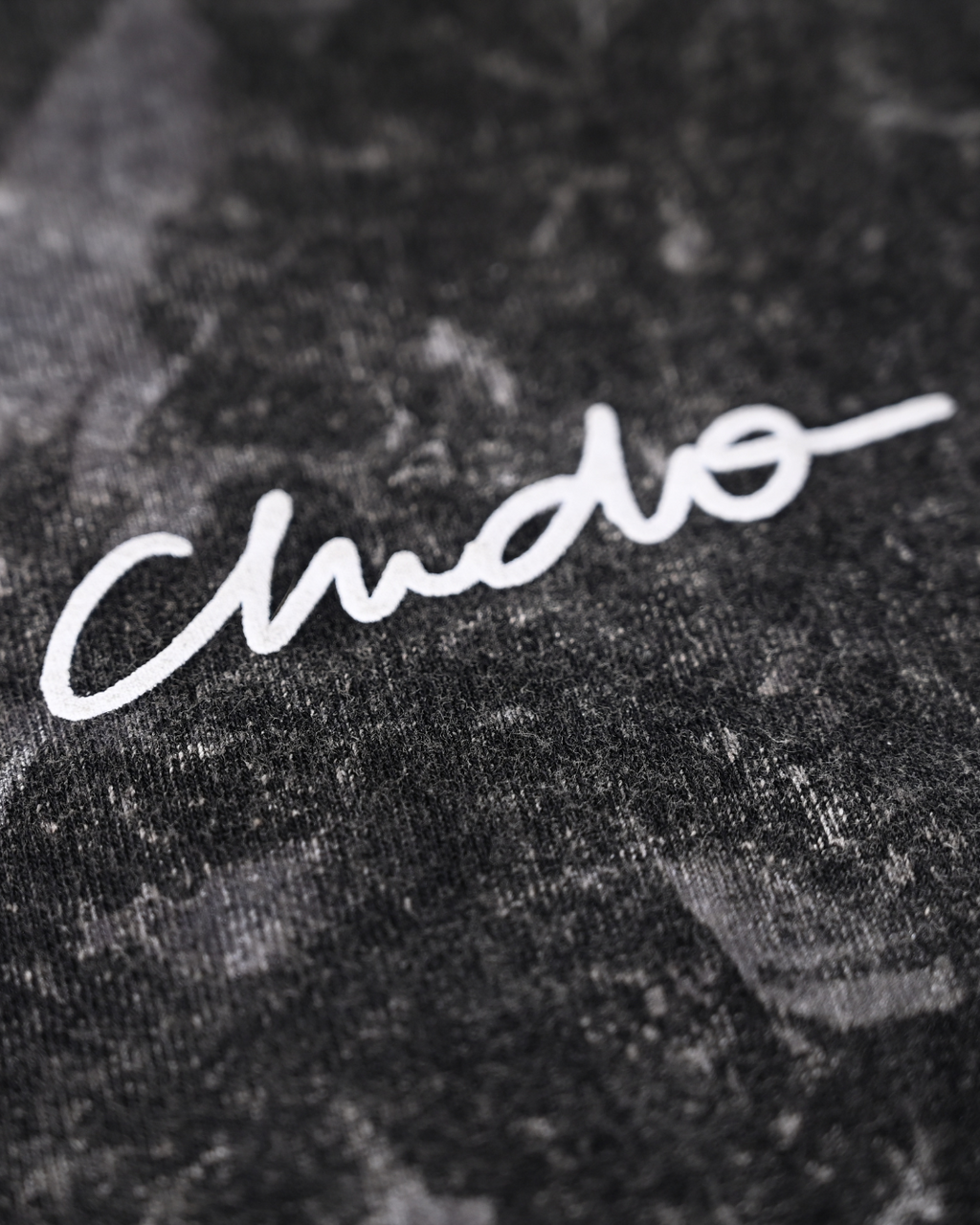 Playera tie-dye oversize. signature