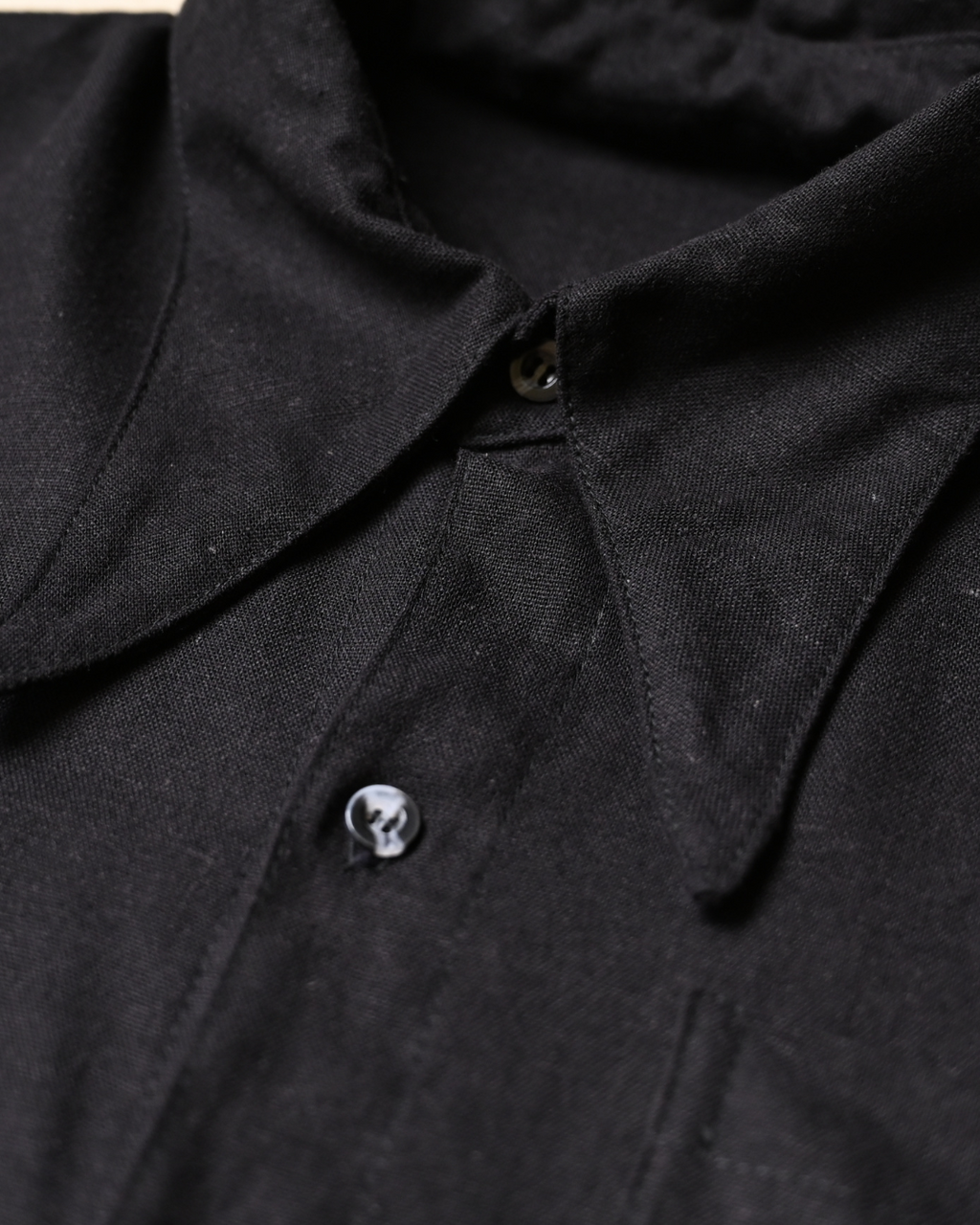 Camisa lino negro – Corte boxy oversize, edición especial. Amá Chola